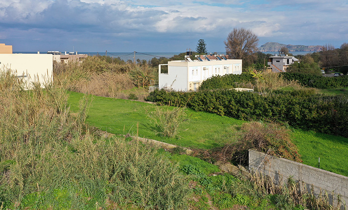 ΓΩΝΙΑΚΟ ΟΙΚΟΠΕΔΟ ΣΕ ΠΟΛΕΟΔΟΜΗΜΕΝΗ ΠΕΡΙΟΧΗ