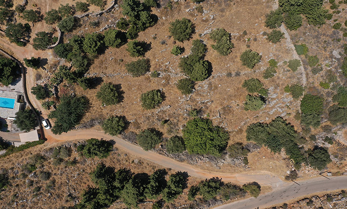 READY-TO-BUILD WITH VIEWS FROM THE UPPER FLOOR