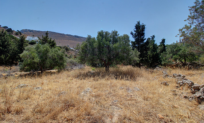 READY-TO-BUILD WITH VIEWS FROM THE UPPER FLOOR