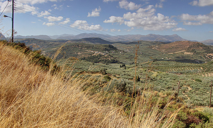 ON A WEST FACING SLOPE WITH VIEWS OVER KISSAMOS