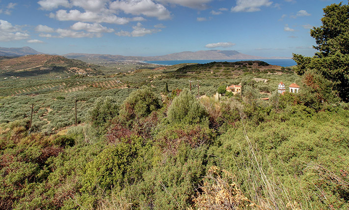 ON A WEST FACING SLOPE WITH VIEWS OVER KISSAMOS