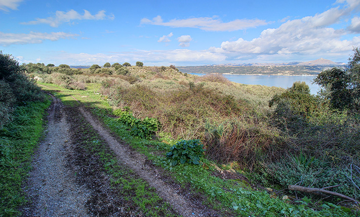ΑΝΑΤΟΛΙΚΑ ΤΗΣ ΠΟΛΗΣ ΜΕ ΑΝΕΜΠΟΔΙΣΤΗ ΘΕΑ
