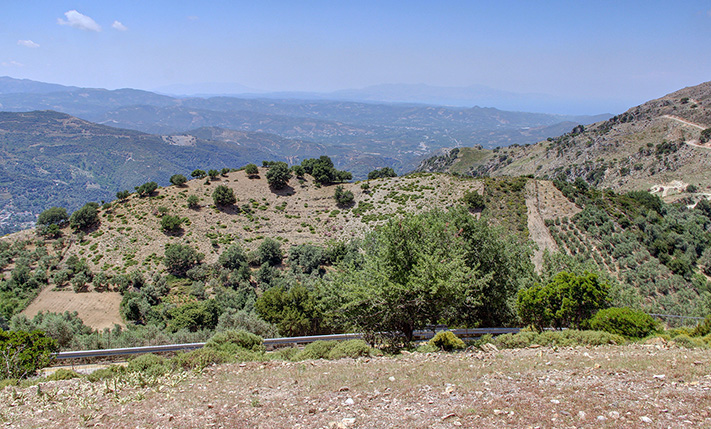 ΚΟΝΤΑ ΣΤΑ ΛΕΥΚΑ ΟΡΗ ΜΕ ΠΑΝΟΡΑΜΙΚΗ ΘΕΑ