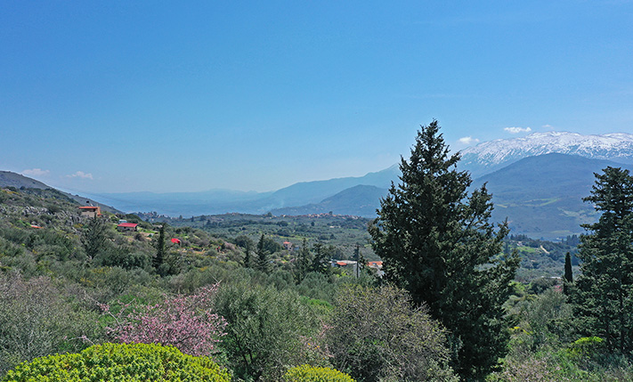 A ROCKY PARCEL WITH STUNNING MOUNTAIN VIEWS