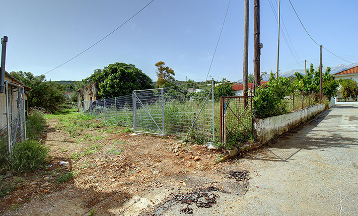 ΣΤΟ ΚΕΝΤΡΟ ΤΩΝ ΑΡΜΕΝΩΝ ΜΕ ΜΕΓΑΛΑ ΕΛΑΙΟΔΕΝΤΡΑ