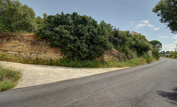 ELEVATED PLOT CLOSE TO AN INTERCHANGE