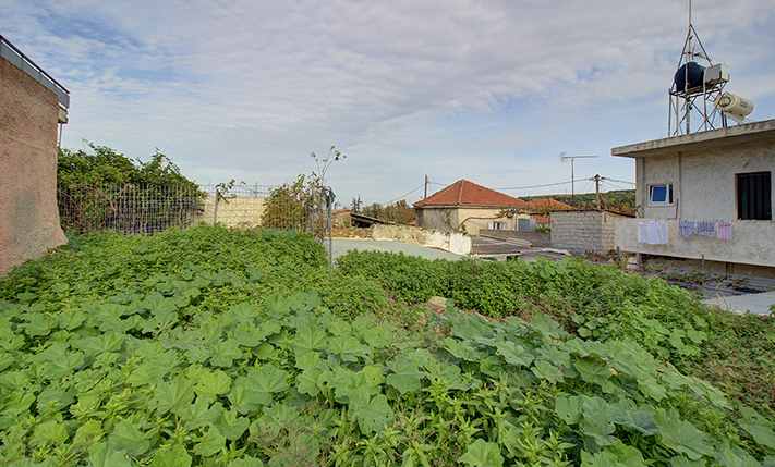 ΟΙΚΟΝΟΜΙΚΟ ΟΙΚΟΠΕΔΟ ΜΕ ΕΡΕΙΠΩΜΕΝΟ ΚΤΙΣΜΑ