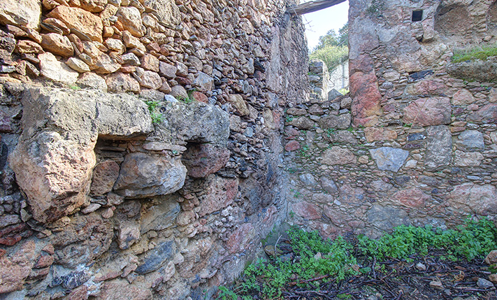 LAND WITH RUINS ON A SLOPE WITH PANORAMIC VIEWS