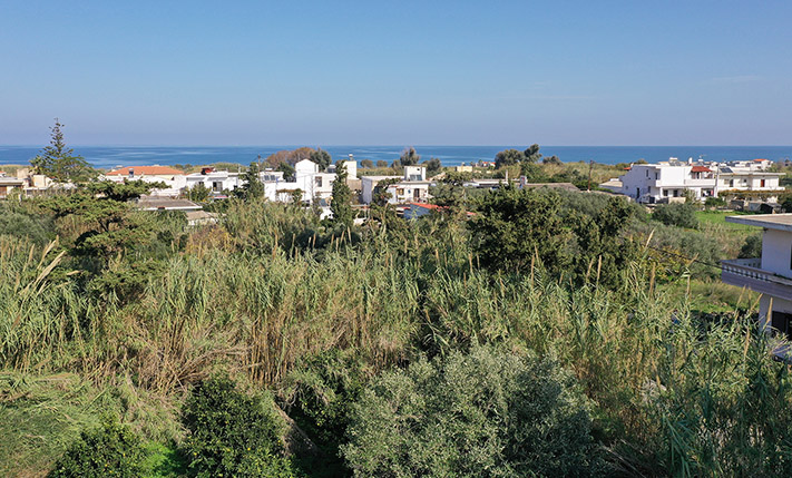 CORNER PLOT WITH SOUTH AND WEST FACADES
