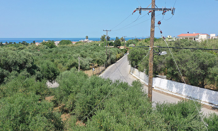 ΤΕΤΡΑΓΩΝΟ ΜΕ ΠΡΟΟΠΤΙΚΕΣ ΚΟΝΤΑ ΣΤΗ ΘΑΛΑΣΣΑ
