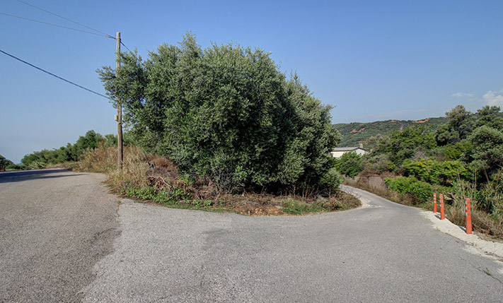 EASY TO SPLIT WITH ACCESS FROM 3 SIDES