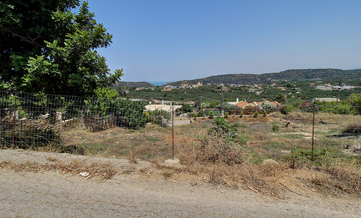 WITH VIEWS & STREETS ON 2 OPPOSITE SIDES