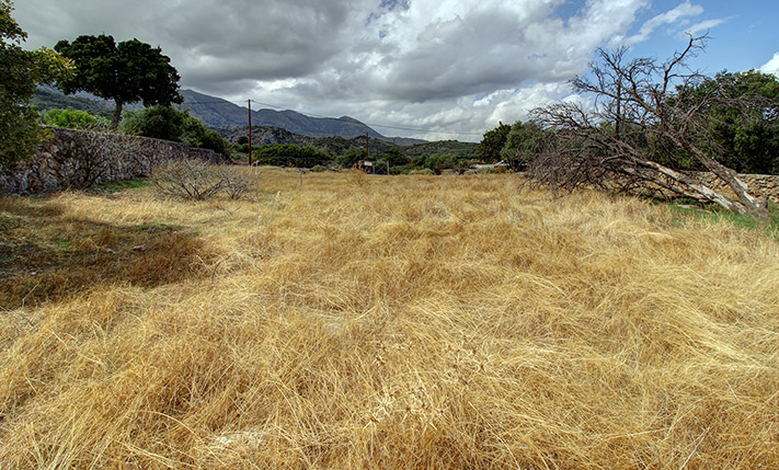 CHEAP PLOT WITH SEA VIEWS IN TRADITIONAL VILLAGE