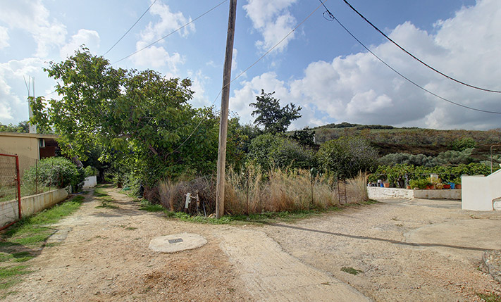 1 KM ΑΠΟ ΤΗ ΘΑΛΑΣΣΑ ΣΕ ΧΑΜΗΛΗ ΤΙΜΗ