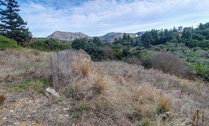 PERMIT FOR A MODERN HOUSE 1 KM FROM THE BEACH