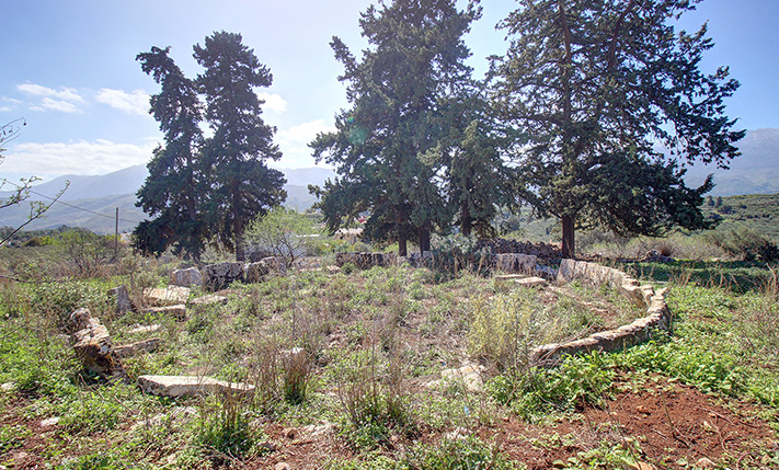 FOR A HOUSE OR COMPLEX WITH MOUNTAIN VIEWS