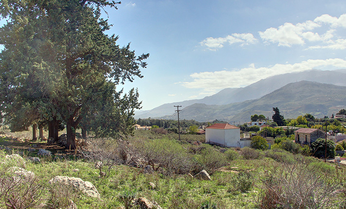 FOR A HOUSE OR COMPLEX WITH MOUNTAIN VIEWS