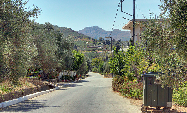 UNOBSTRUCTED WEST-FACING VIEWS & OPTIMAL SHAPE