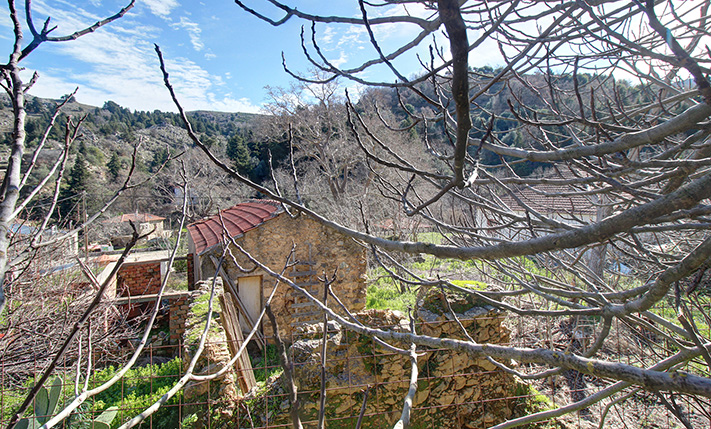 LAND WITH BUILDING PERMIT & A RUINED BUILDING