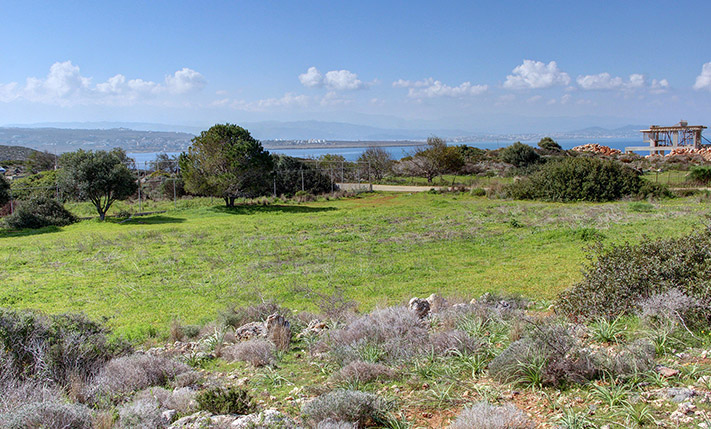 ΜΕ ΠΡΟΣΒΑΣΗ ΣΕ ΛΙΜΝΗ & ΚΟΝΤΑ ΣΤΗ ΘΑΛΑΣΣΑ