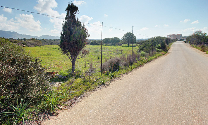 ΜΕ ΠΡΟΣΒΑΣΗ ΣΕ ΛΙΜΝΗ & ΚΟΝΤΑ ΣΤΗ ΘΑΛΑΣΣΑ