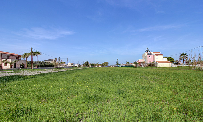 SECOND FROM THE BEACH WITH HIGH POTENTIAL