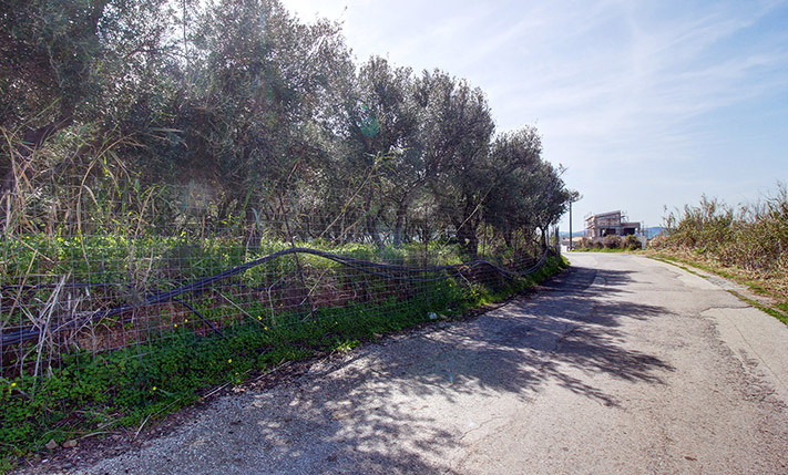 HIGH COMMERCIAL FAR NEAR THE BEACH