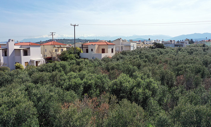 HIGH COMMERCIAL FAR NEAR THE BEACH