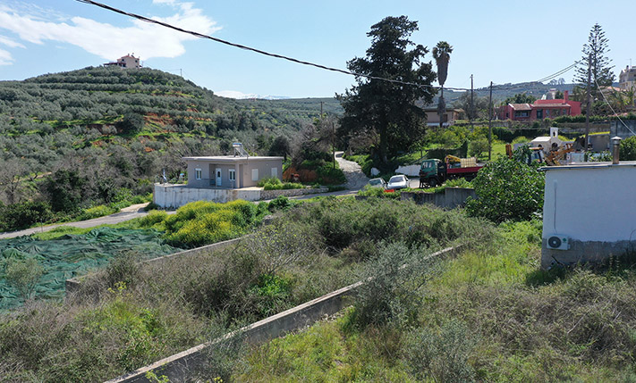 ΚΑΘΕΤΗ ΕΠΙ ΟΙΚΟΠΕΔΟΥ ΜΕ ΕΤΟΙΜΗ ΑΔΕΙΑ