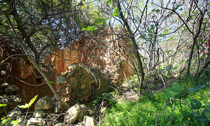 LAND WITH PANORAMIC VIEWS OVER THE VILLAGE