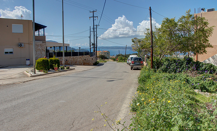 PERMIT FOR A GROUND-LEVEL HOUSE & SEA VIEWS