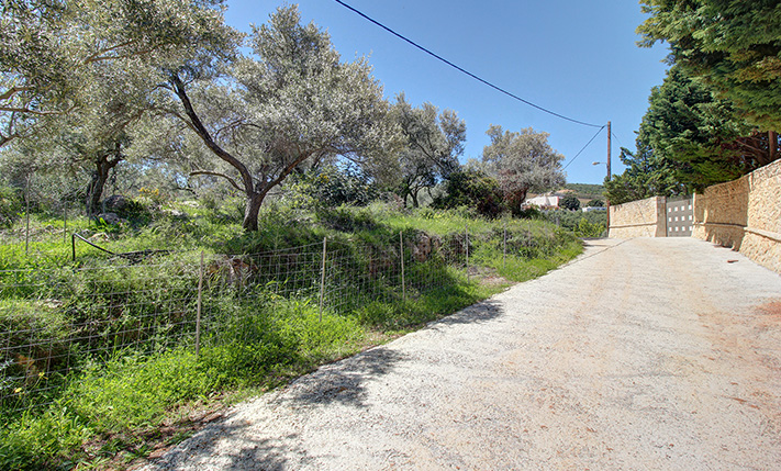 SOUTH & AT THE OUTSKIRTS OF RETHIMNON CITY