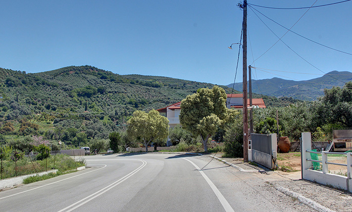 ΣΕ ΘΕΣΗ ΥΨΗΛΗΣ ΠΡΟΒΟΛΗΣ ΜΕΣΑ ΣΤΙΣ ΒΟΥΚΟΛΙΕΣ