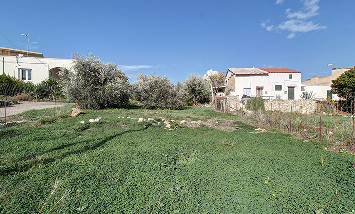 RECTANGULAR WITH AN EXCEPTIONAL ORIENTATION