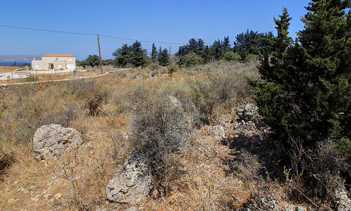 SET IN AN AREA OF WILD NATURE AND EXCLUSIVE VILLAS