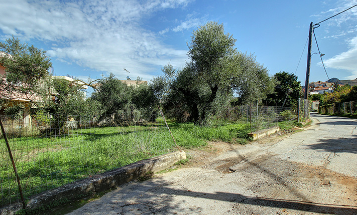 IN A FAMILY NEIGHBORHOOD SOUTHWEST OF CHANIA