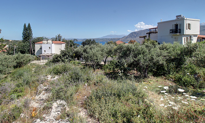 ΘΕΑ ΑΠΟ ΤΟΝ ΟΡΟΦΟ ΣΕ ΓΕΙΤΟΝΙΑ ΜΕ ΠΟΛΥΤΕΛΕΙΣ ΟΙΚΙΕΣ