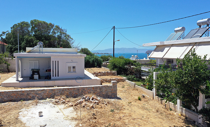 JUST A FEW STEPS FROM THE BEACH & AMENITIES