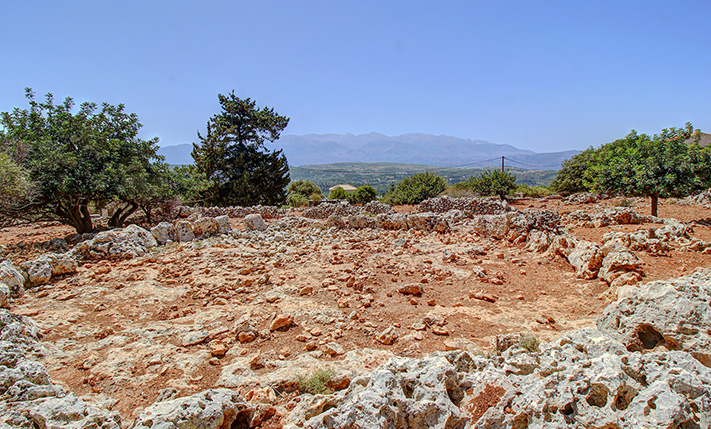 READY-TO-BUILD FOR A HOUSE WITH A LARGE GARDEN